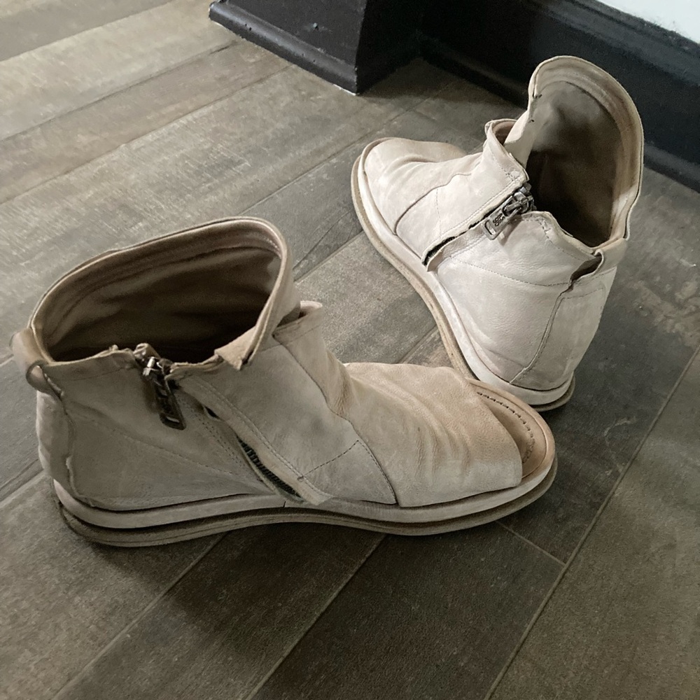 A.S. 98 cream leather boots